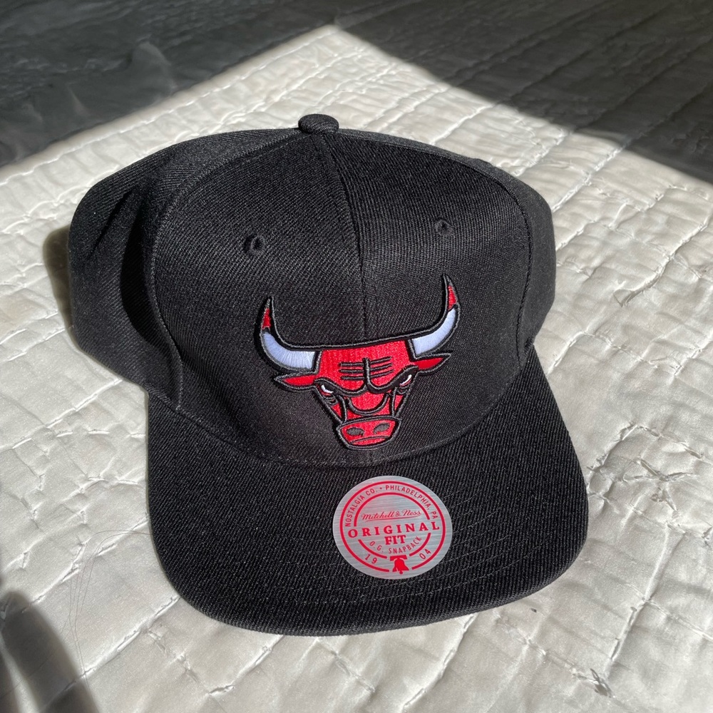FINAL PRICE Mitchell & Ness Chicago Bulls hat Snapback